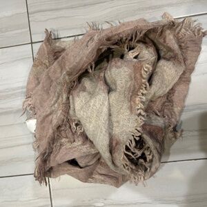 Aritzia Wilfred triangle scarf